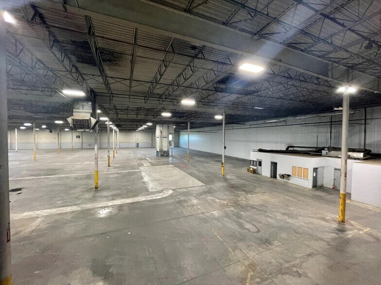 More Photos Of 901 E Main St, Warsaw Warehouse For Lease