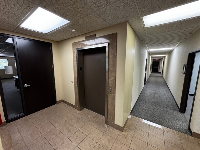 More Photos Of 10300 W 103rd St, Overland Park Office For Sale