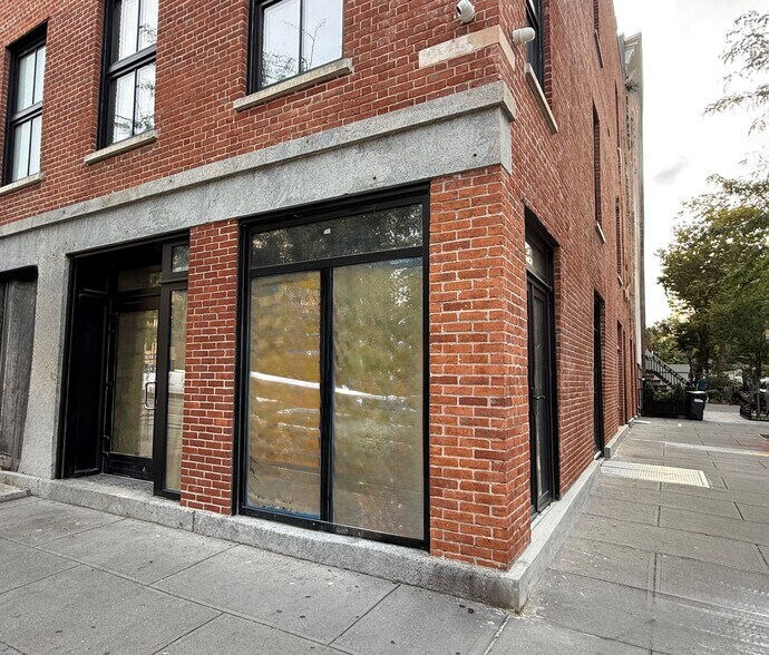 More Photos Of 148 Ninth Ave, New York Storefront Retail Residential For Lease