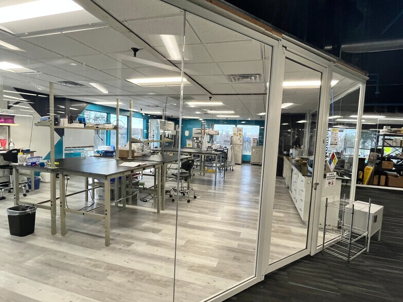 More Photos Of 8000 Edgewater Dr, Oakland Office For Lease