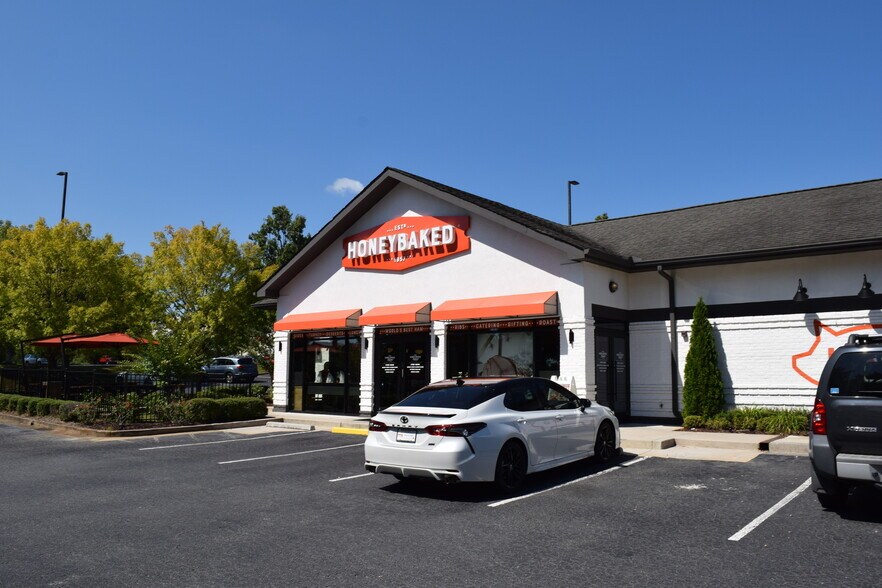 More Photos Of 7601 North Point Pky, Alpharetta Freestanding For Sale