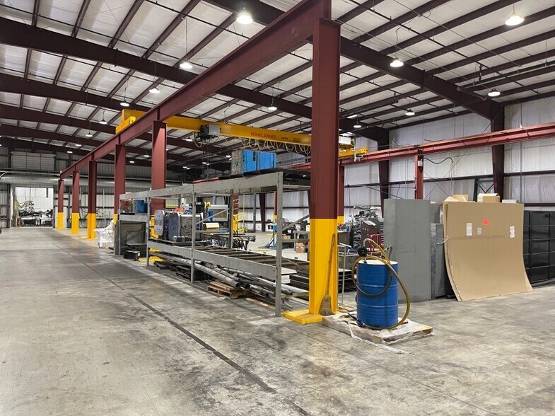 More Photos Of 190 Finegan dr, Del Rio Distribution For Sale