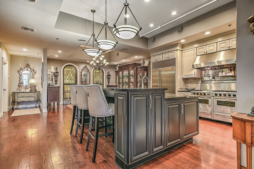 More Photos Of 220 Broad St, Kingsport Flex For Sale