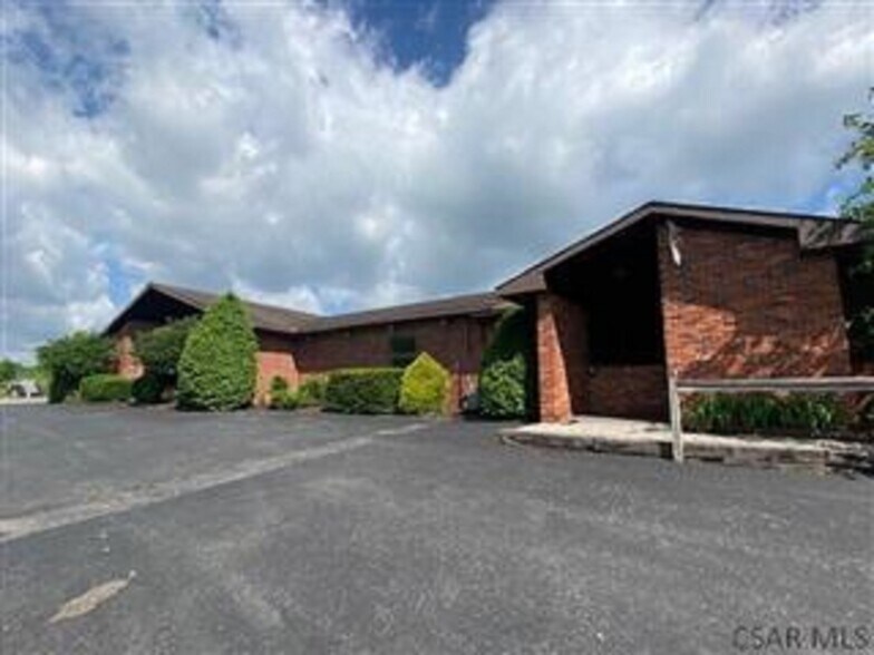 More Photos Of 1939 Forest Hills Dr, Elton Restaurant For Sale