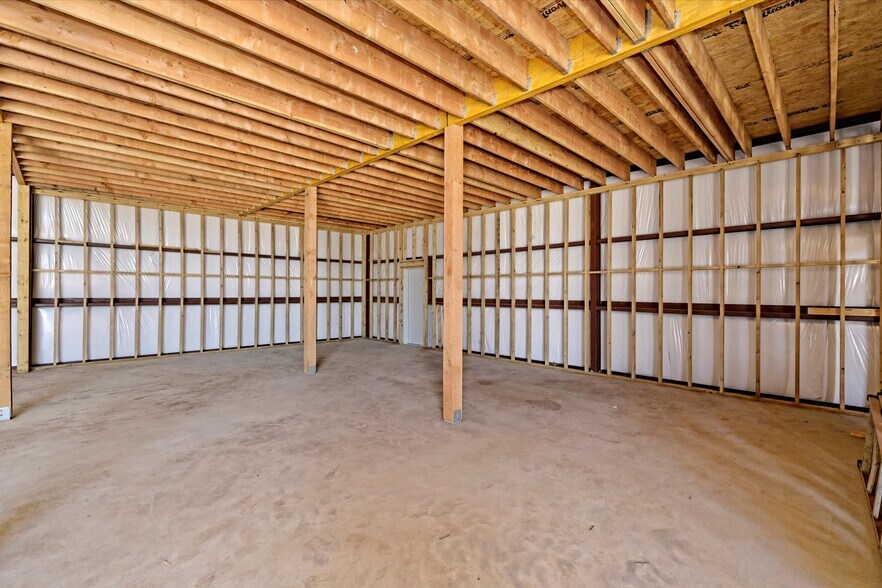 More Photos Of 10020 Darden Hill Rd, Austin Light Distribution For Lease