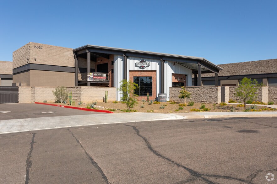 More Photos Of 15032 N 74th St, Scottsdale Showroom For Sale