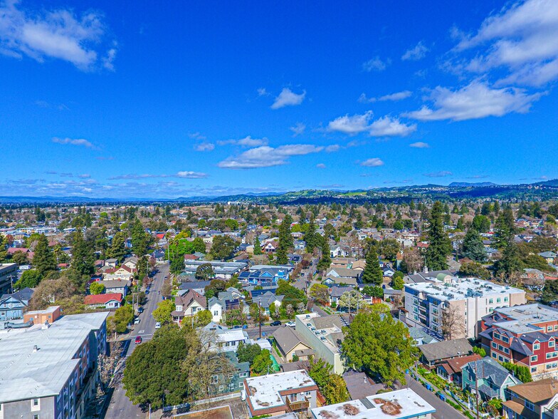 More Photos Of 418 Humboldt St, Santa Rosa Apartments For Sale