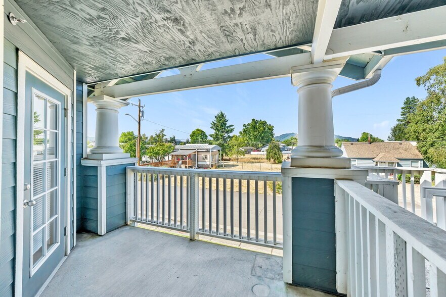 More Photos Of 2211 McKinney Ln, Lebanon Apartments For Sale