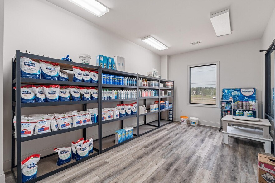 More Photos Of 6802 U S Highway 98, Hattiesburg Flex For Sale