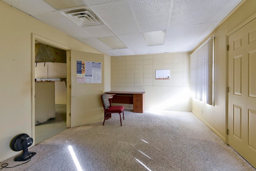 More Photos Of 14981 Mo - 13 Bus Highway, Branson West Restaurant For Sale