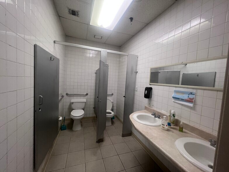 More Photos Of 5017 Avenue D, Brooklyn Storefront Retail Residential For Sale
