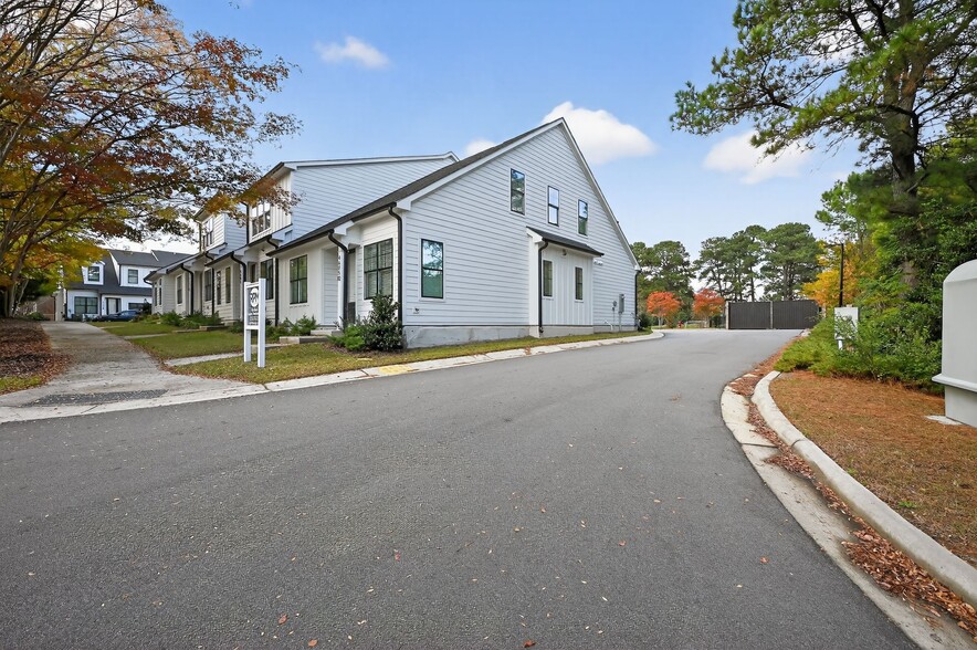 More Photos Of 6104-6120 Fox Rd, Raleigh Apartments For Sale