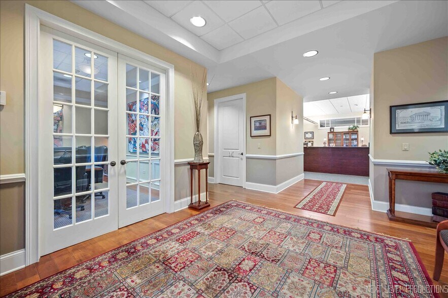 More Photos Of 400 Knoll St, Wheaton Office For Sale