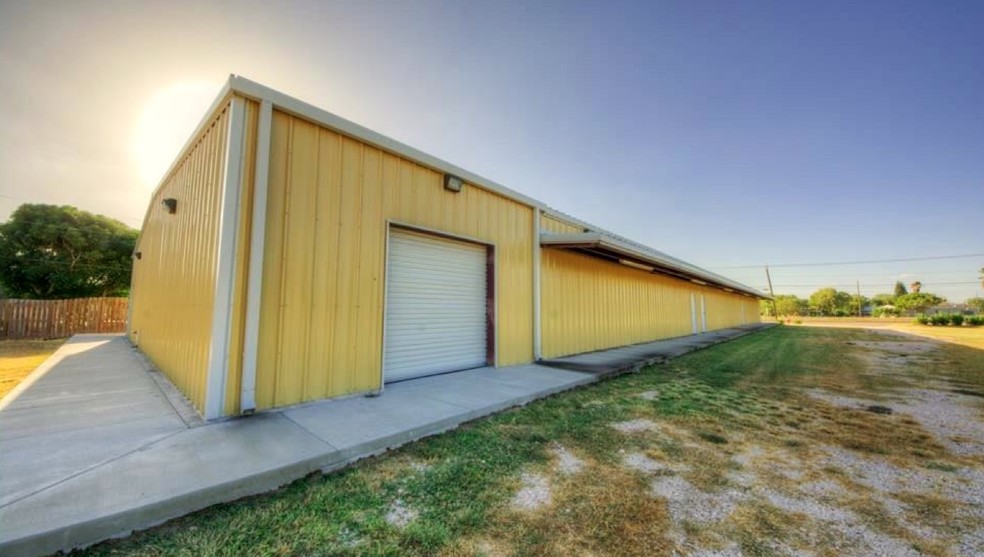 Primary Photo Of 11818 Business 83, La Feria Warehouse For Lease