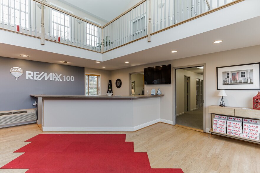 More Photos Of 10425 Southern Maryland Blvd, Dunkirk Medical For Lease