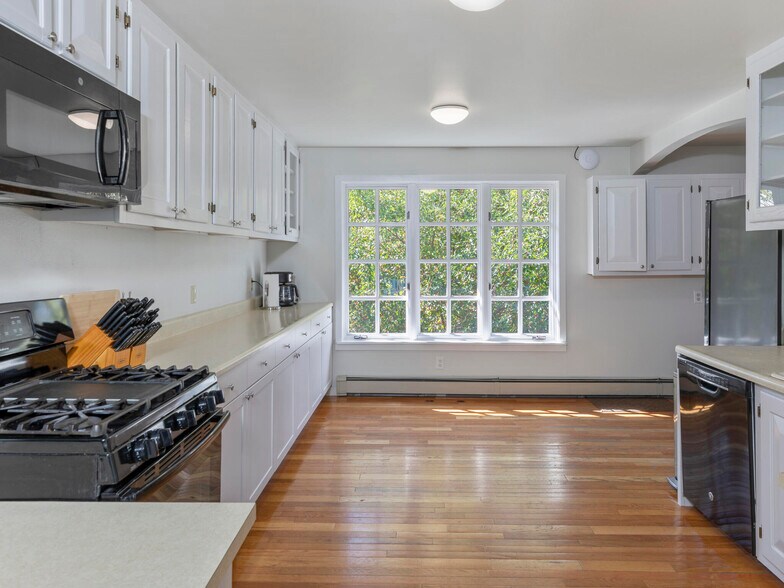 More Photos Of 609 Clinton St, Ridgway Apartments For Sale