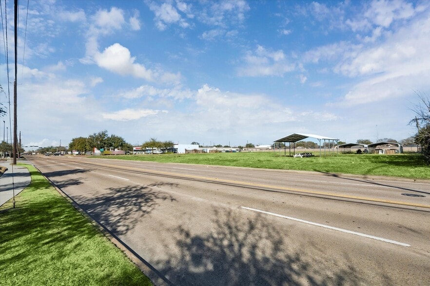 More Photos Of 4205 Pasadena Blvd, Pasadena Land For Sale