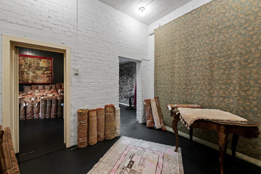 More Photos Of 666 N Robertson Blvd, West Hollywood Loft Creative Space For Sale