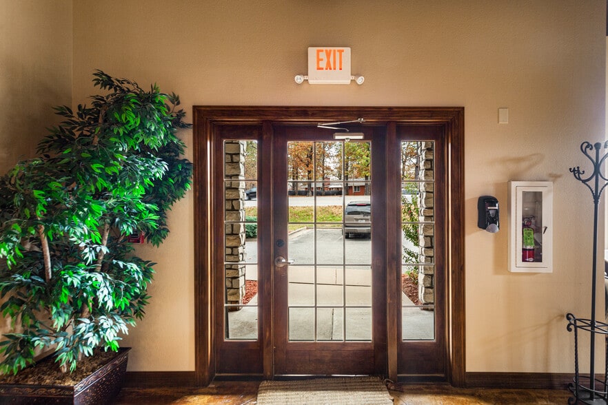 More Photos Of 714 st highway 248, Branson Medical For Sale