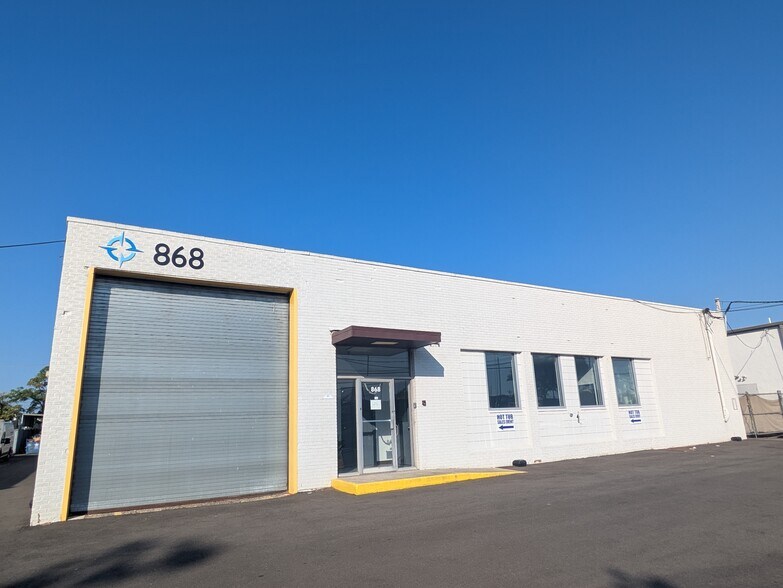 More Photos Of 868 Elston St, Rahway Manufacturing For Lease