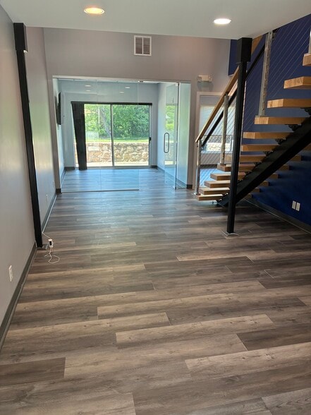 More Photos Of 7505 Nall Ave, Prairie Village Office For Sale