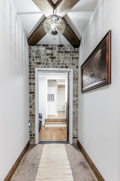 More Photos Of 101 Hidden Valley Cir, Huntsville Office For Sale