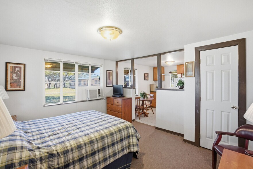 More Photos Of 18617 E State Highway 29, Buchanan Dam Apartments For Sale