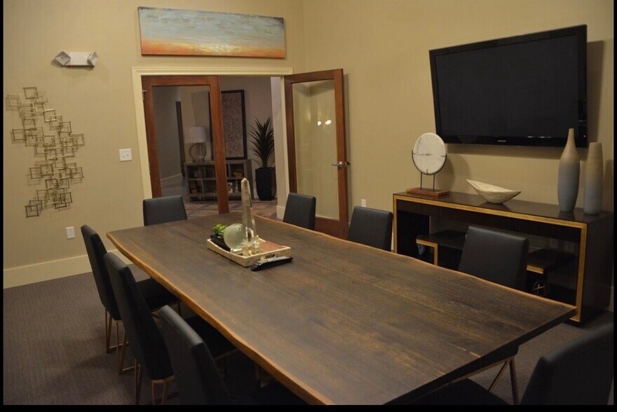 More Photos Of 13037 Quaker Ave, Lubbock Office For Sale