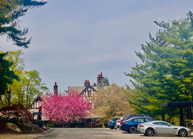 More Photos Of 555 Pleasantville Rd, Briarcliff Manor Village Coworking Space