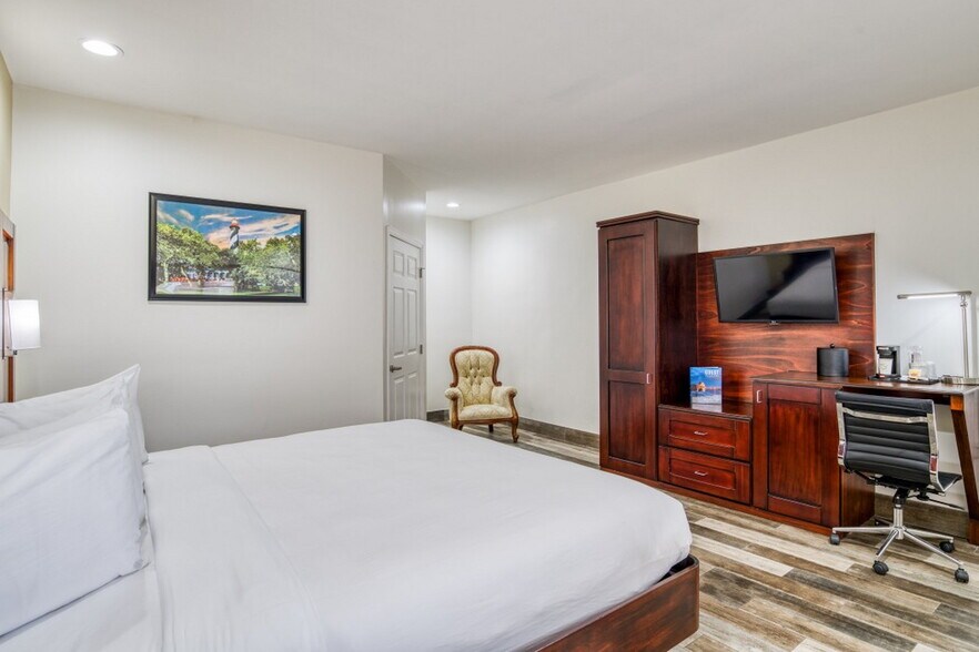 More Photos Of 137 San Marco Ave, Saint Augustine Hotel For Sale
