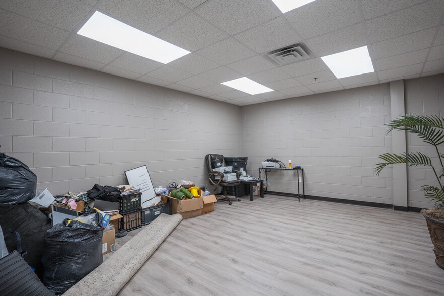 More Photos Of 110 W McCarter Rd, LaFayette Warehouse For Lease