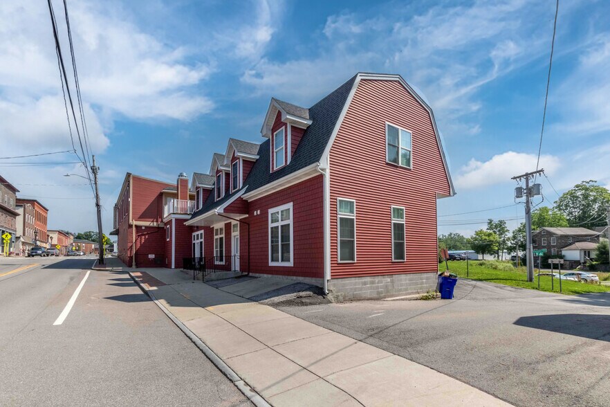 More Photos Of 1 Public Sq, Holley Apartments For Sale