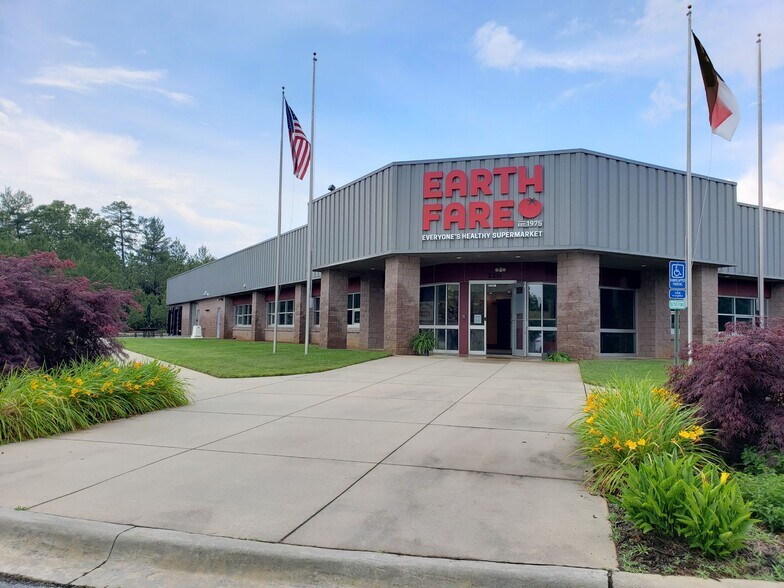 More Photos Of 220 Continuum Dr, Fletcher Research And Development For Sale