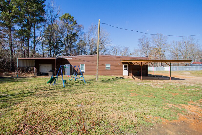 More Photos Of 18501 County Road 3131, Gladewater Multifamily For Sale