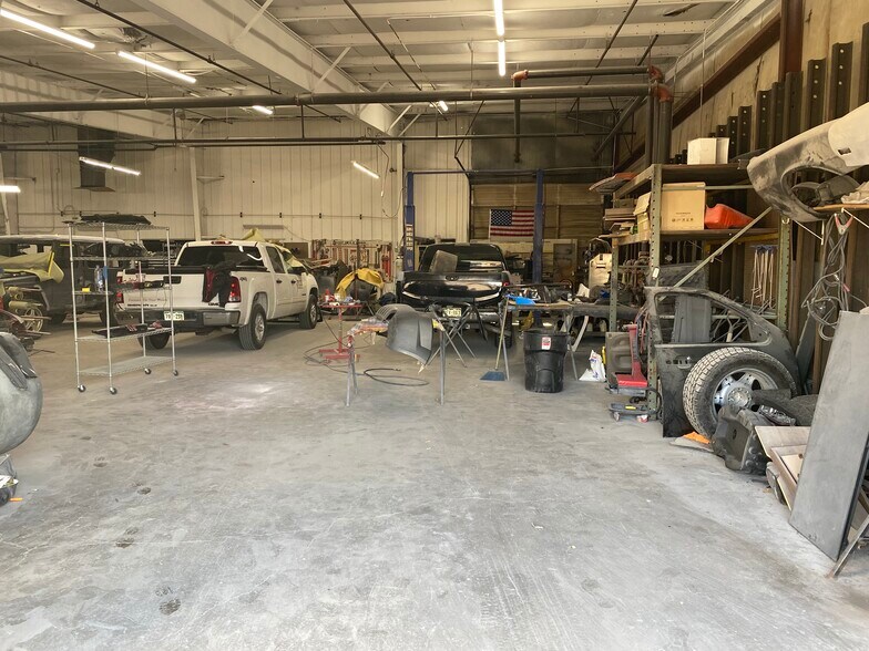 More Photos Of 170 SW 2nd St, Loveland Warehouse For Lease