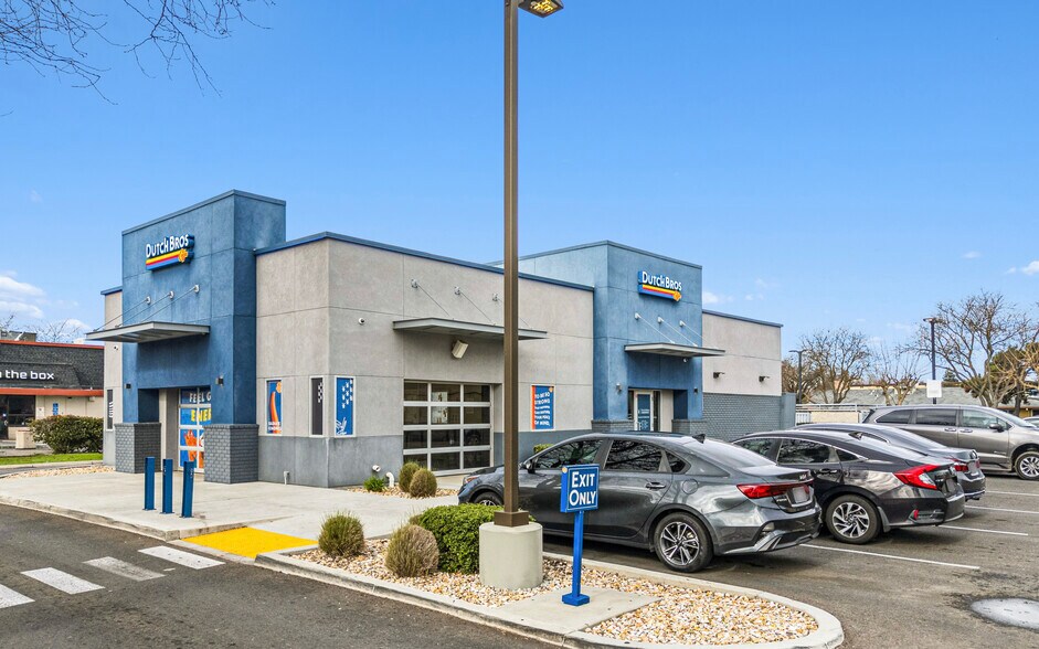 More Photos Of 575 W Olive Ave, Merced Freestanding For Sale