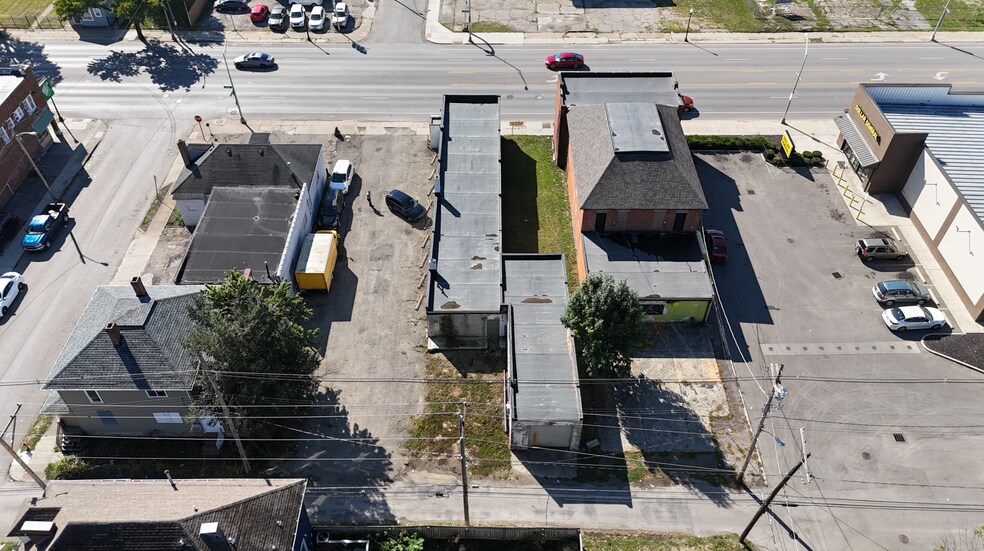 More Photos Of 1328 W Broad St, Columbus Freestanding For Lease