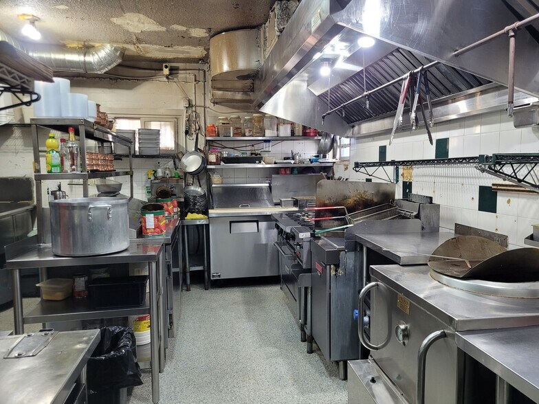 More Photos Of 84 King St W, Oshawa Storefront Retail Residential For Sale