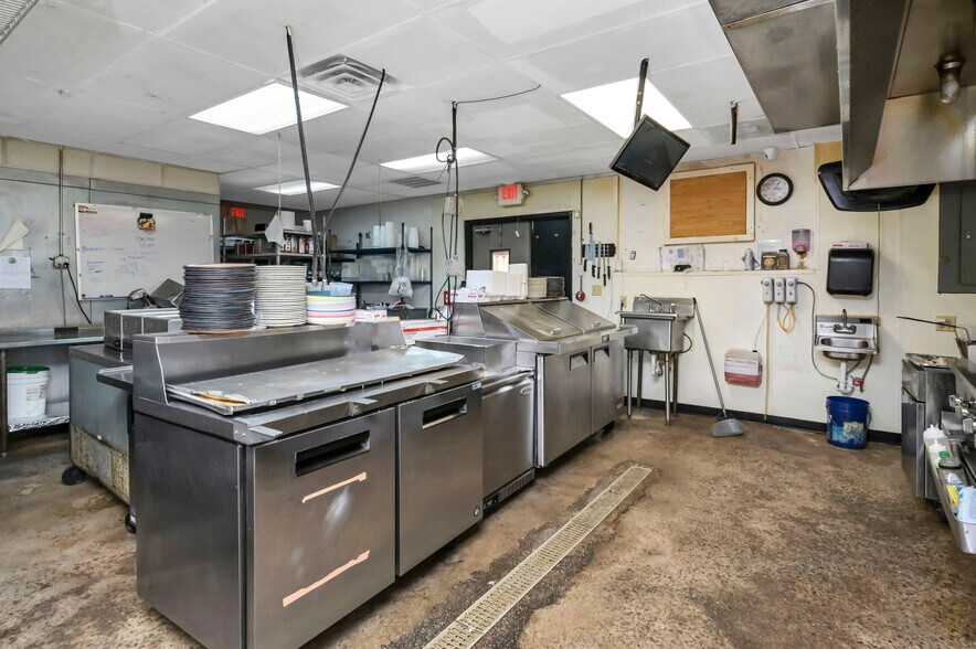 More Photos Of 300 State St, West Columbia Restaurant For Sale