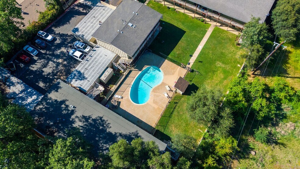 More Photos Of 311 Fairview Ln, Sonora Apartments For Sale