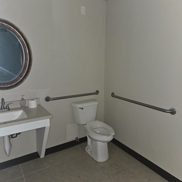 More Photos Of 435-447 SW 89th St, Oklahoma City Unknown For Lease