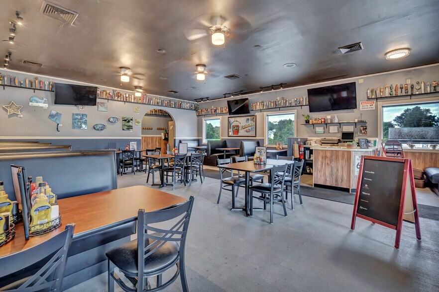 More Photos Of 50-54 Main St, Hebron Restaurant For Lease