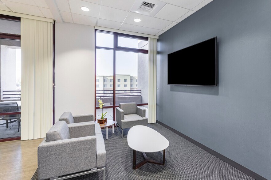 More Photos Of 5470 Kietzke Ln, Reno Coworking Space