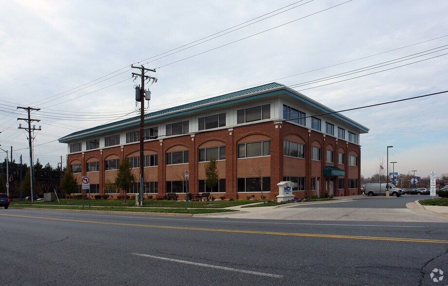 More Photos Of 15901 Frederick Rd, Rockville Office For Sale