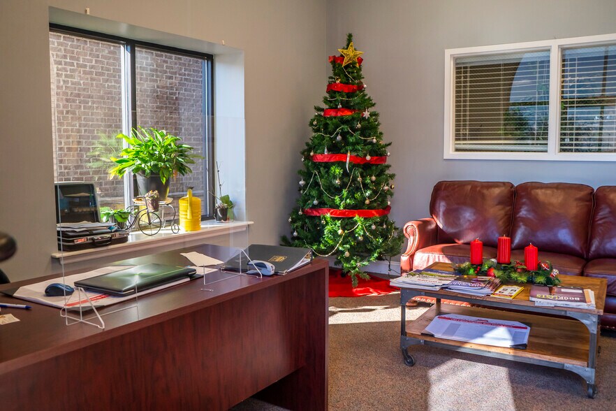 More Photos Of 5078 sunset Blvd, Lexington Medical For Sale
