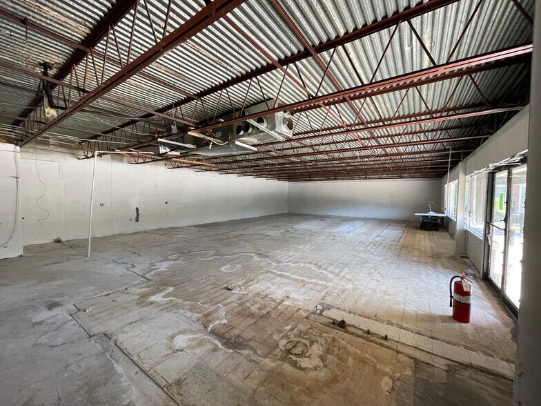 More Photos Of 1021 W Swann Ave, Tampa Supermarket For Lease
