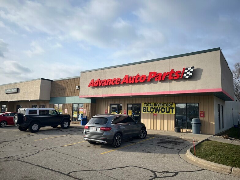 More Photos Of 1910-1978 S Stoughton Rd, Madison Unknown For Sale