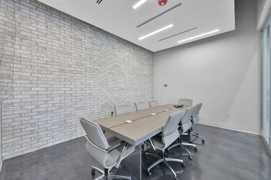 More Photos Of 24527 Gosling Rd, Spring Flex For Lease