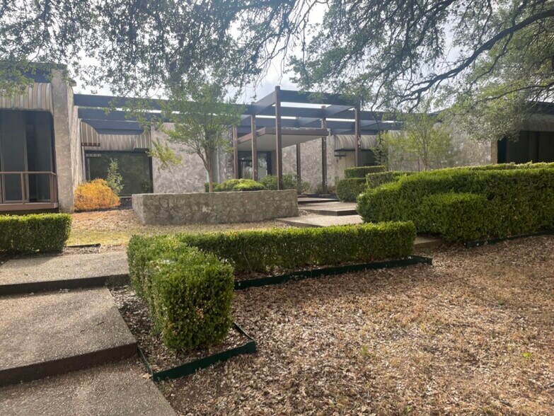 More Photos Of 509 Corral Ln, Austin Office For Lease
