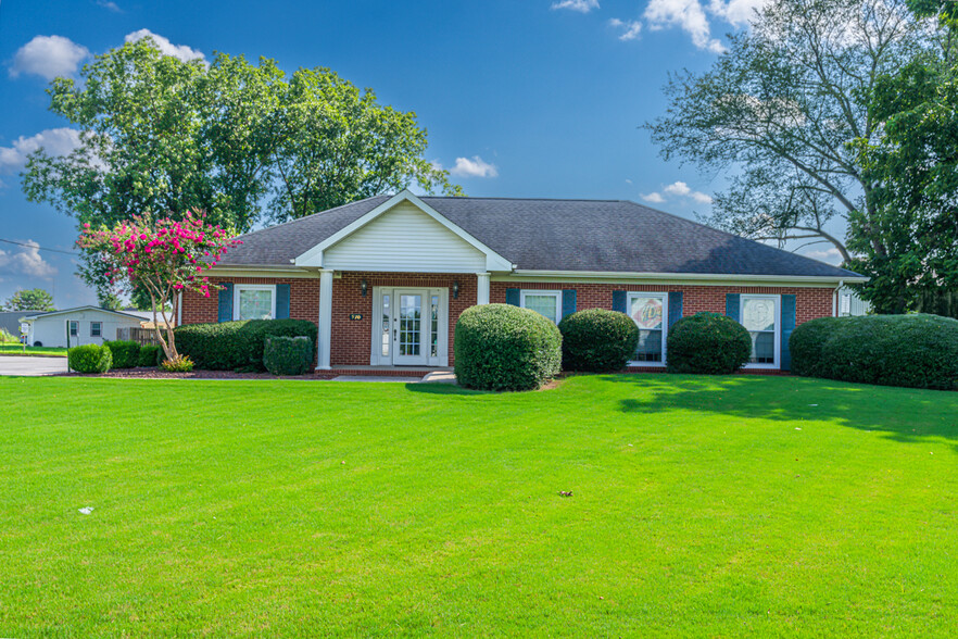 Primary Photo Of 970 Highway 20, Tuscumbia Office For Sale